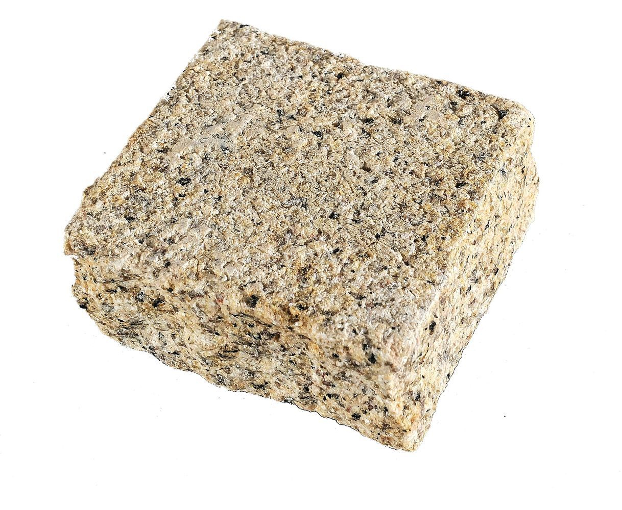 pave-granit-10x10x4-jaune-safran-bouch-bord-clive-76u-m2-1
