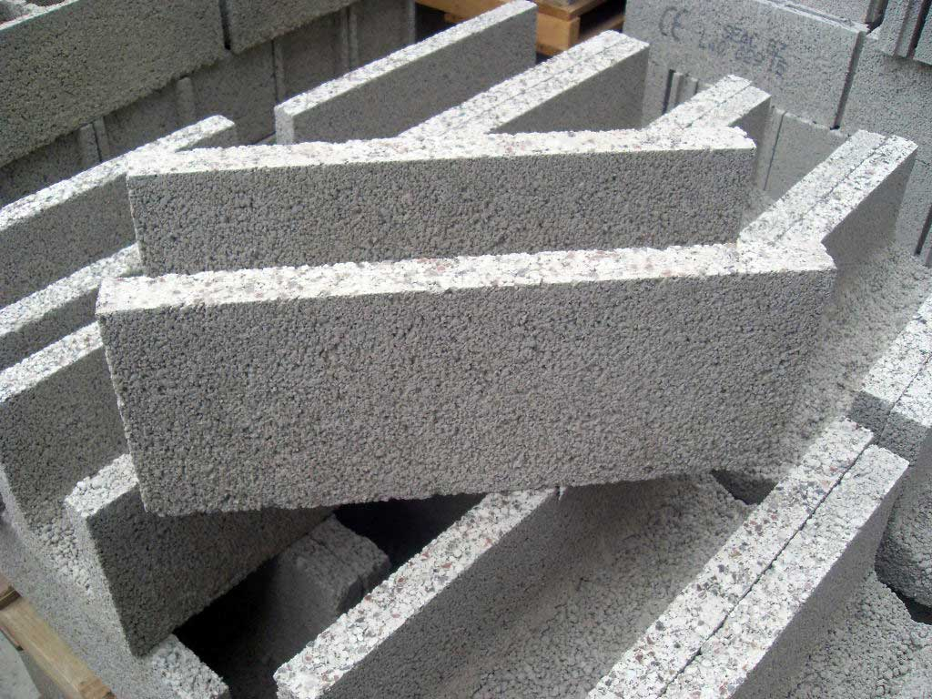 bloc-beton-chainage-u-200x200x500mm-seac-0